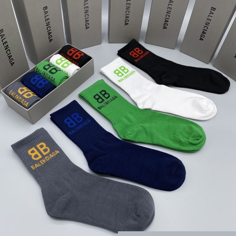 Ba*len*cia*ga socks